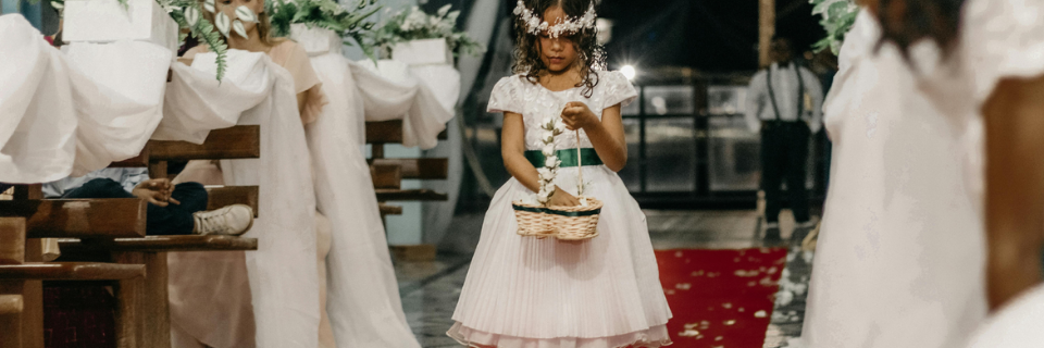 A Timeless Guide to Flower Girl Dress Styling
